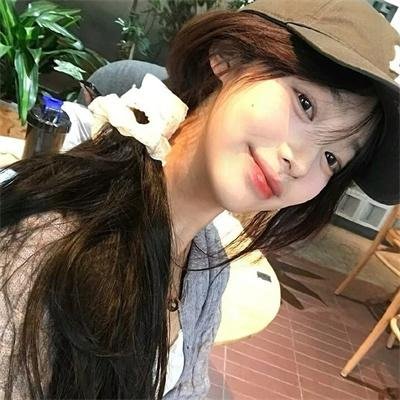 白色，红色与...